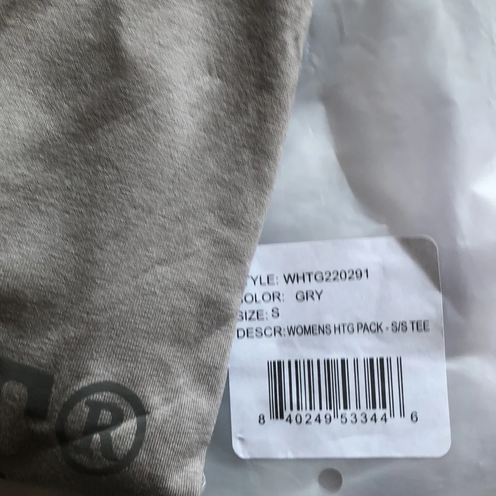Honor the Gift Women’s crop tee size Small New!